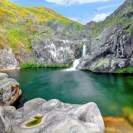 Comfortable House In Lindoso, Stunning Mountain View * מולדו