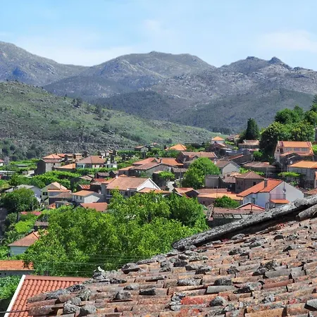 Comfortable House In Lindoso, Stunning Mountain View בית נופש מולדו