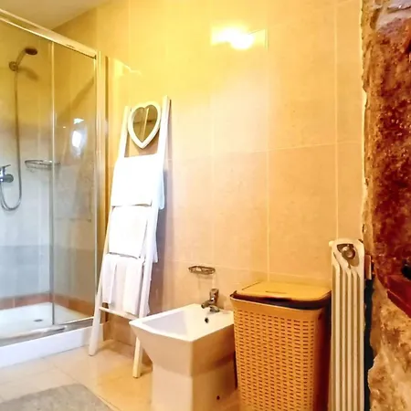 Comfortable House In Lindoso, Stunning Mountain View موليدو