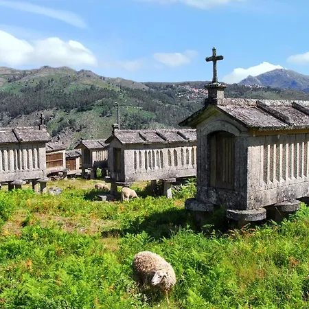 Comfortable House In Lindoso, Stunning Mountain View 펜션 *