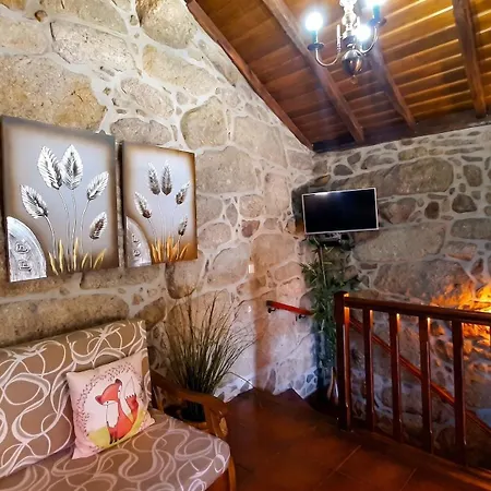 Comfortable House In Lindoso, Stunning Mountain View 펜션 몰레도