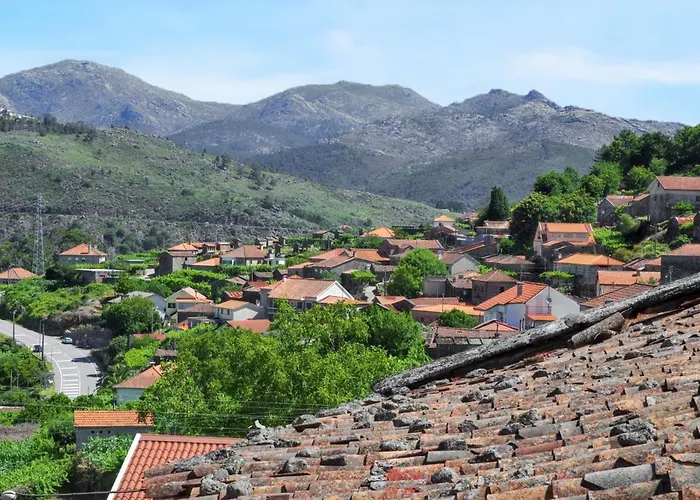 Comfortable House In Lindoso, Stunning Mountain View 펜션 몰레도