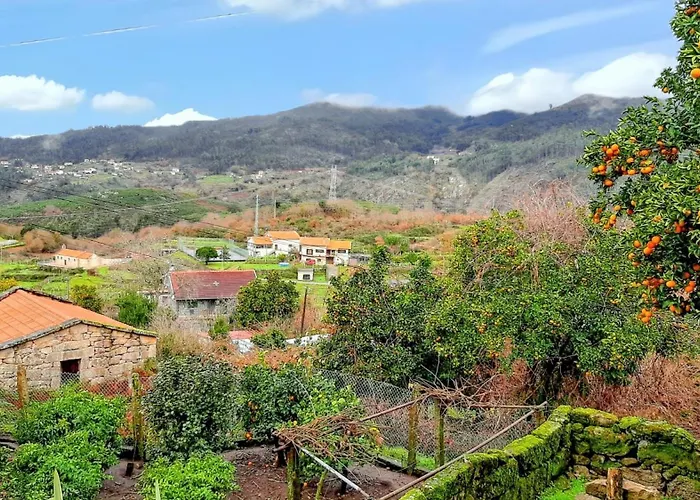 Ferienhaus Comfortable House In Lindoso, Stunning Mountain View Moledo (Viana do Castelo)