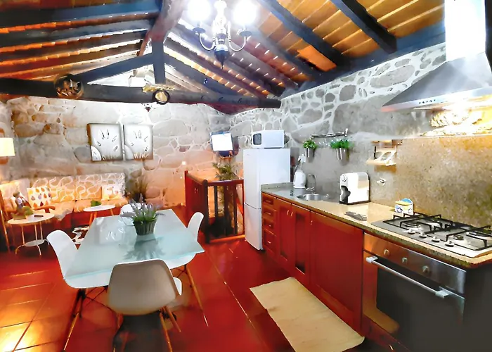 펜션 Comfortable House In Lindoso, Stunning Mountain View 몰레도